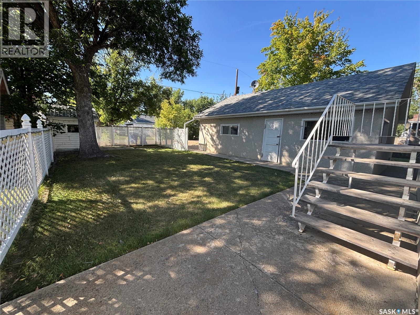 211 Aspen Street, Maple Creek, Saskatchewan  S0N 1N0 - Photo 4 - SK046759