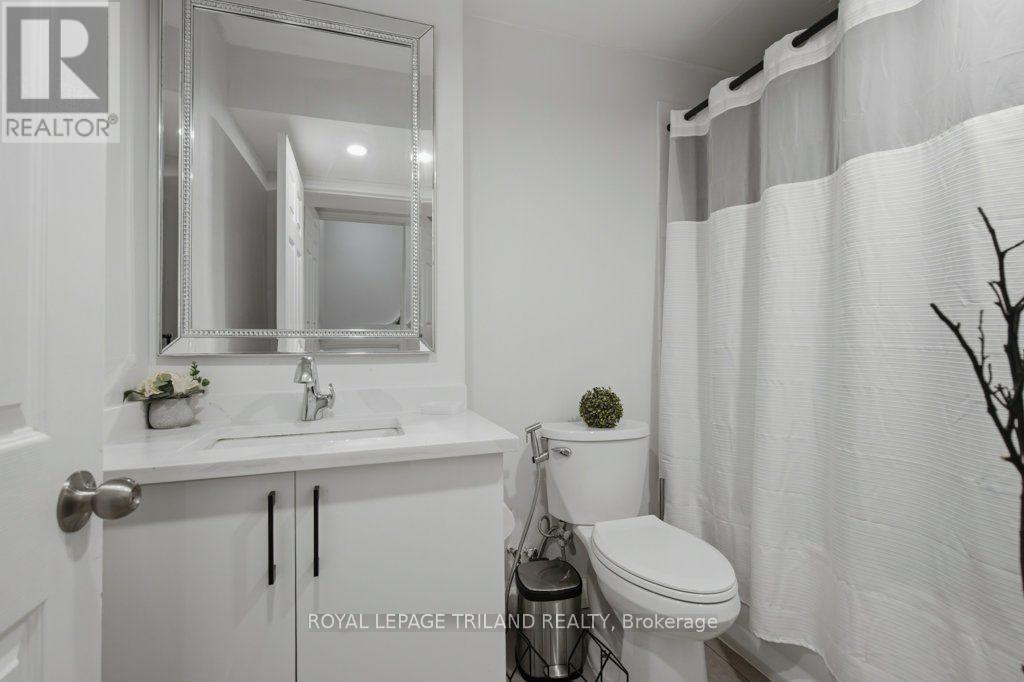 270 South Leaksdale Circle, London South, Ontario  N6M 1K3 - Photo 38 - X13721086