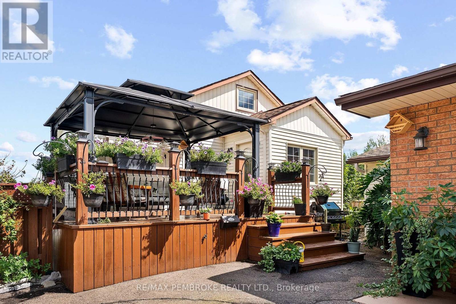 1315 BLAKELY CRESCENT W, Pembroke, Ontario