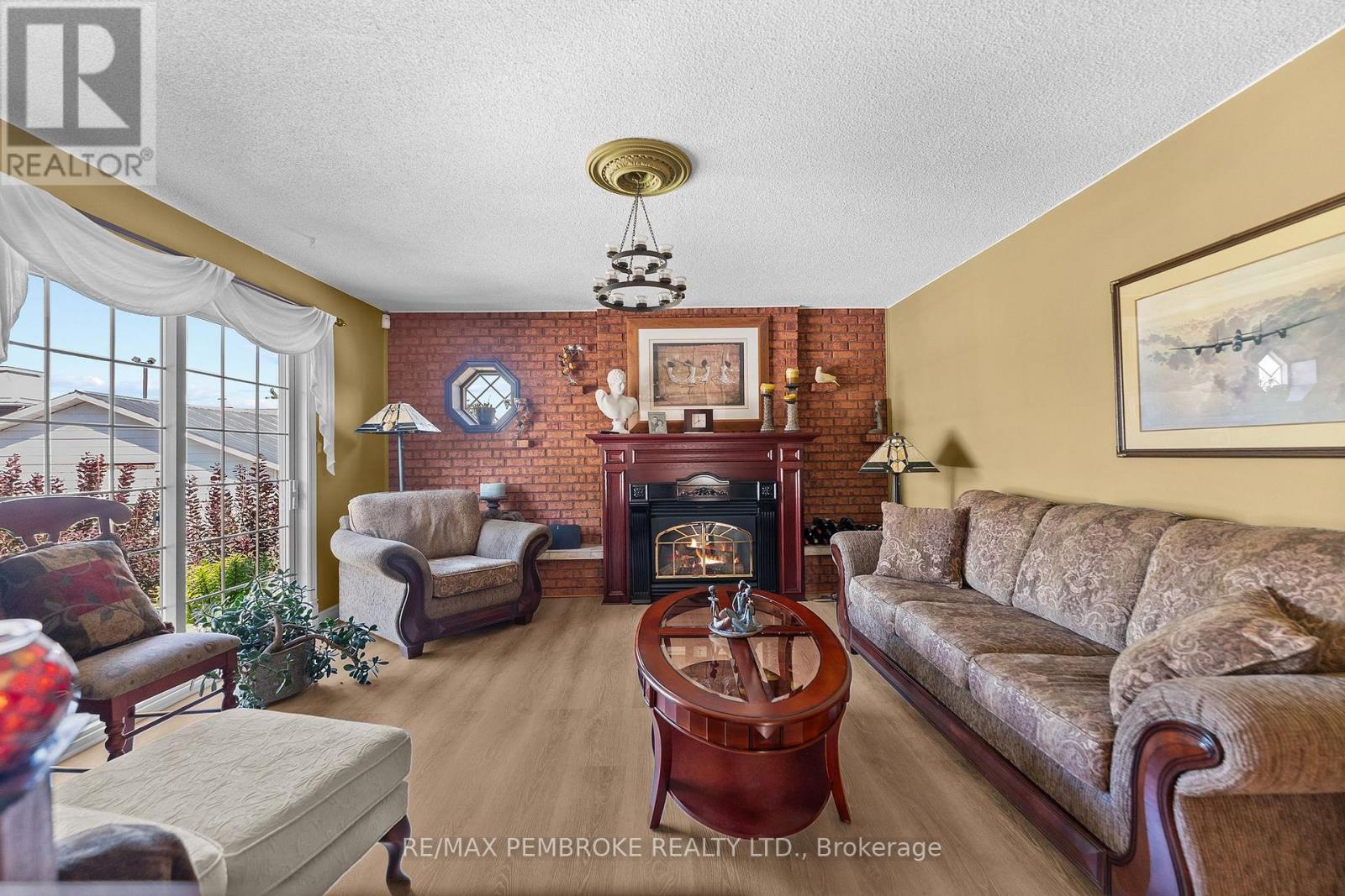 1315 Blakely Crescent W, Pembroke, Ontario K8A 6Z9 - Photo 13 - X13721096