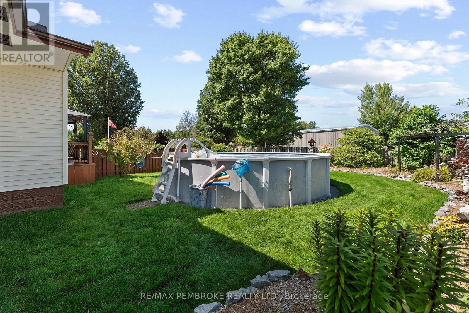 1315 Blakely Crescent W, Pembroke, Ontario K8A 6Z9 - Photo 38 - X13721096