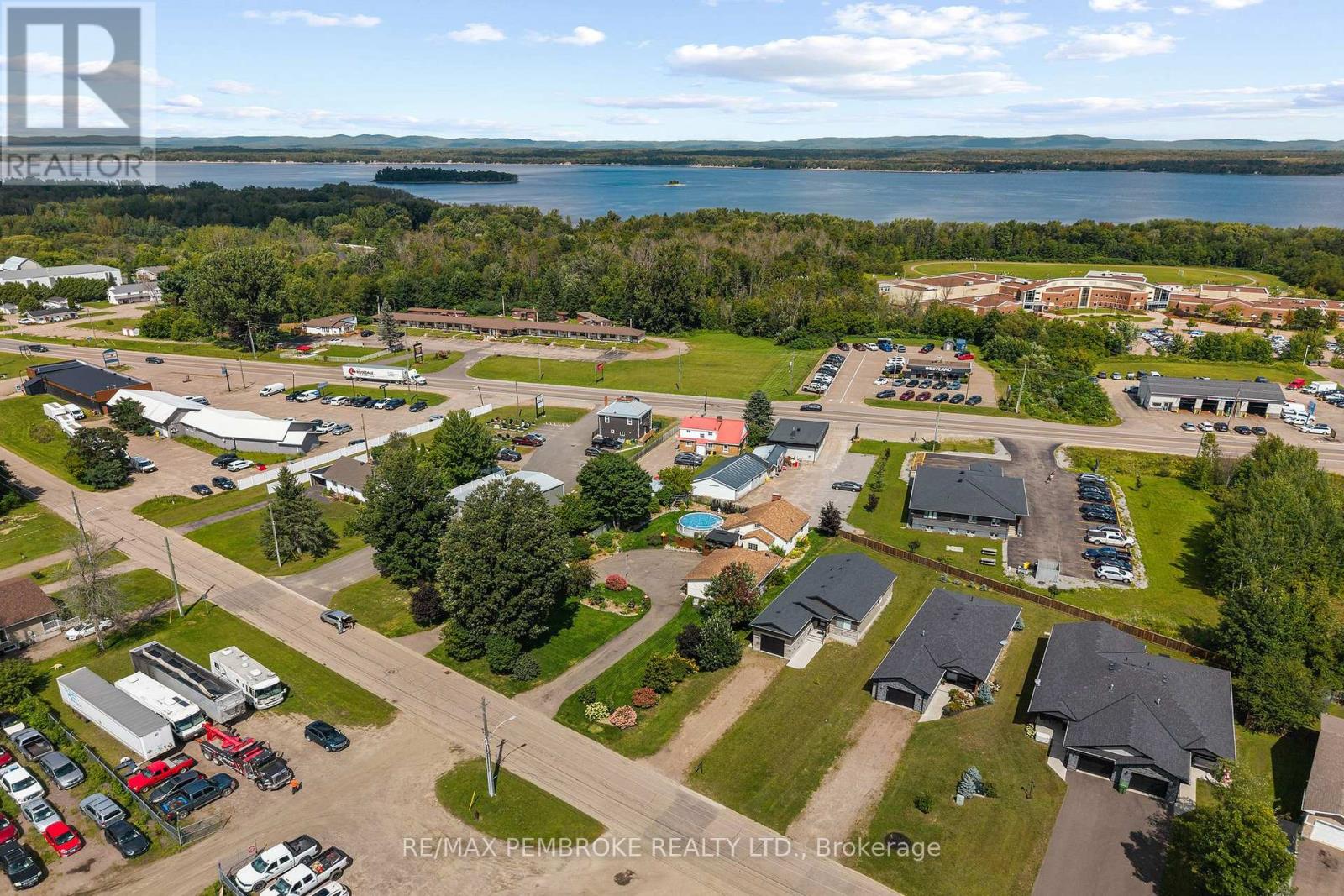 1315 Blakely Crescent W, Pembroke, Ontario K8A 6Z9 - Photo 41 - X13721096