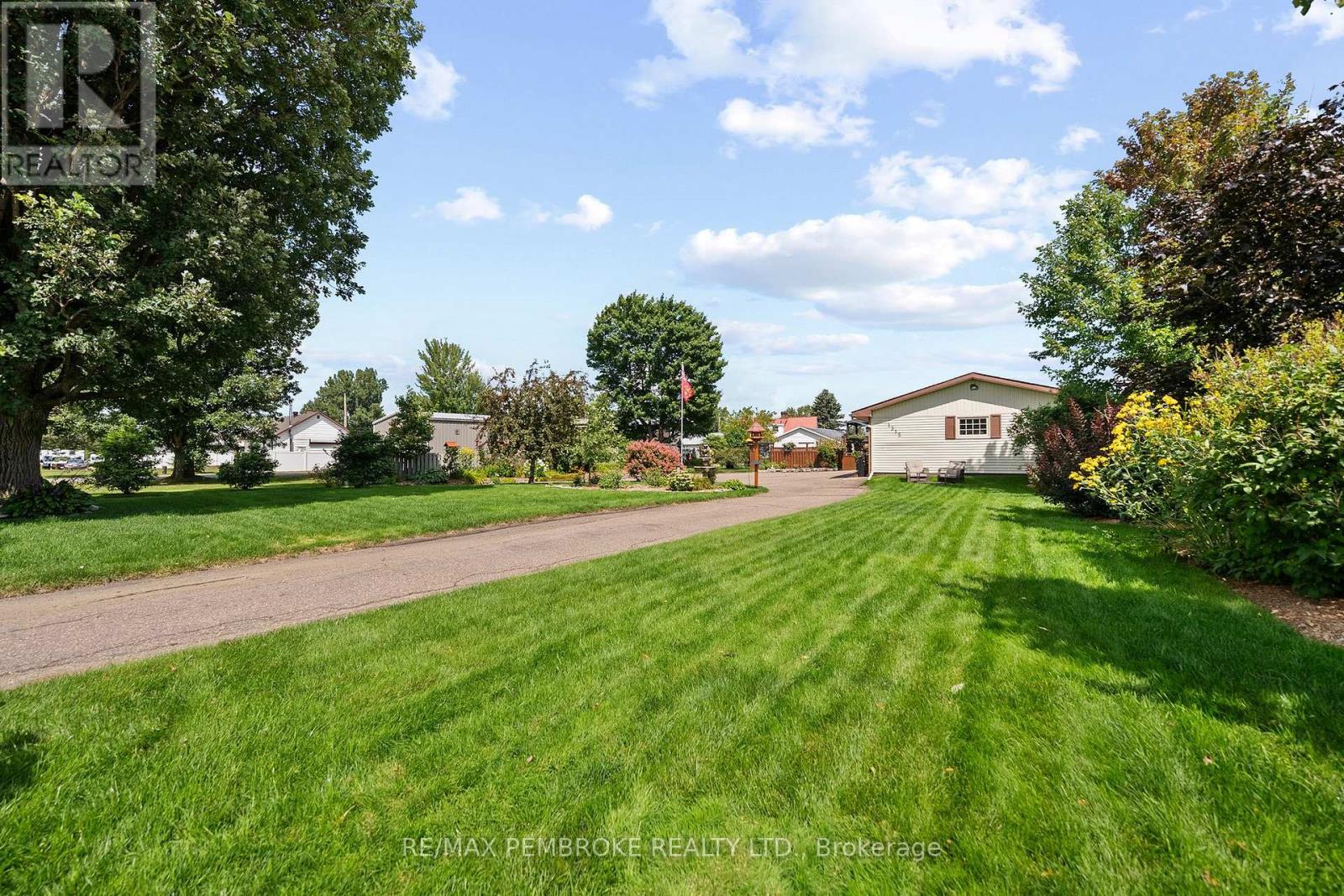 1315 Blakely Crescent W, Pembroke, Ontario K8A 6Z9 - Photo 47 - X13721096