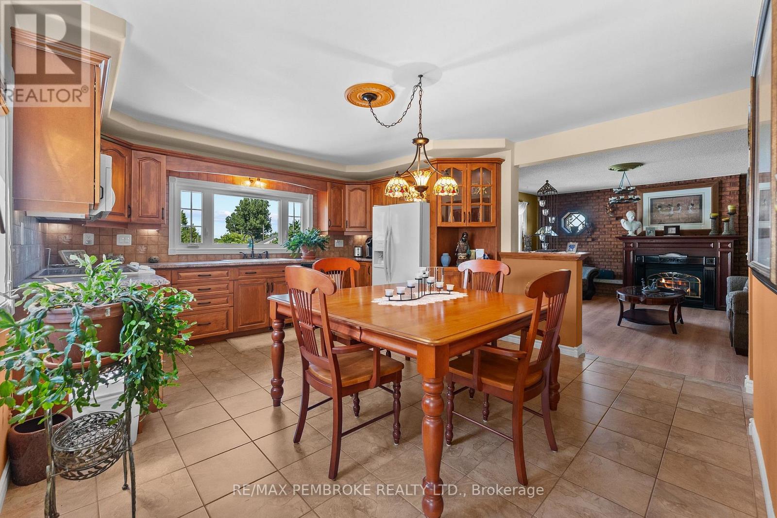 1315 Blakely Crescent W, Pembroke, Ontario K8A 6Z9 - Photo 8 - X13721096