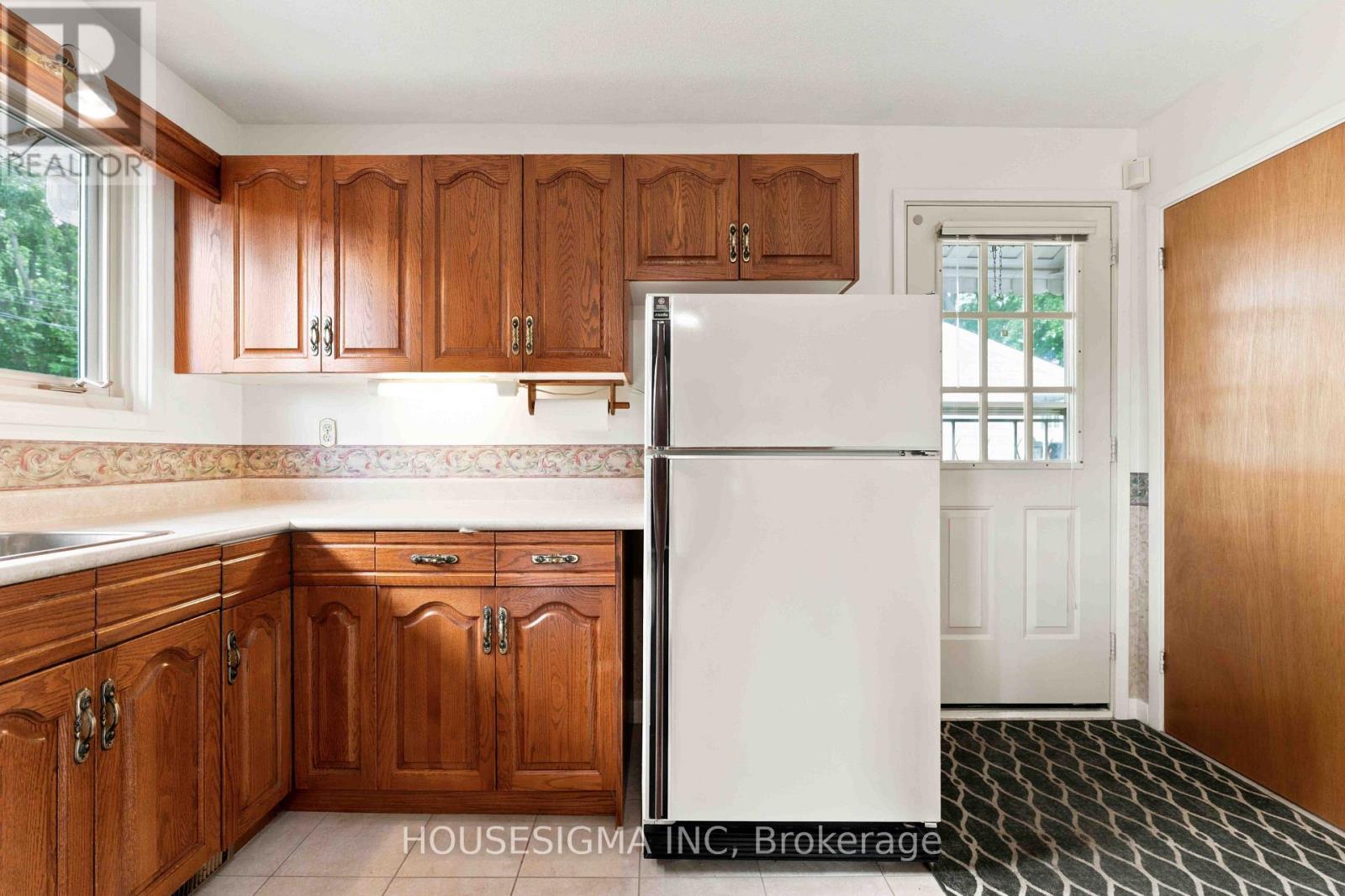 1347 Avenue R Avenue, Ottawa, Ontario  K1G 0C1 - Photo 12 - X13721118