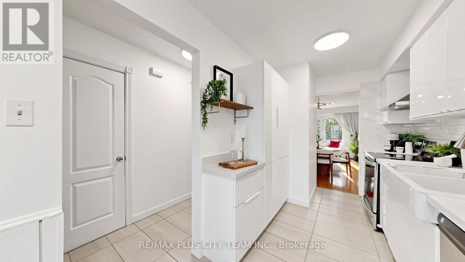 60 Tangle Briar Way, Toronto, Ontario  M2J 2M4 - Photo 12 - C13721016