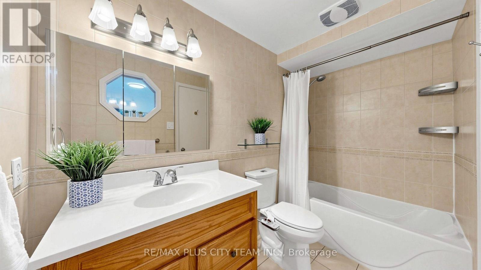 60 Tangle Briar Way, Toronto, Ontario  M2J 2M4 - Photo 21 - C13721016