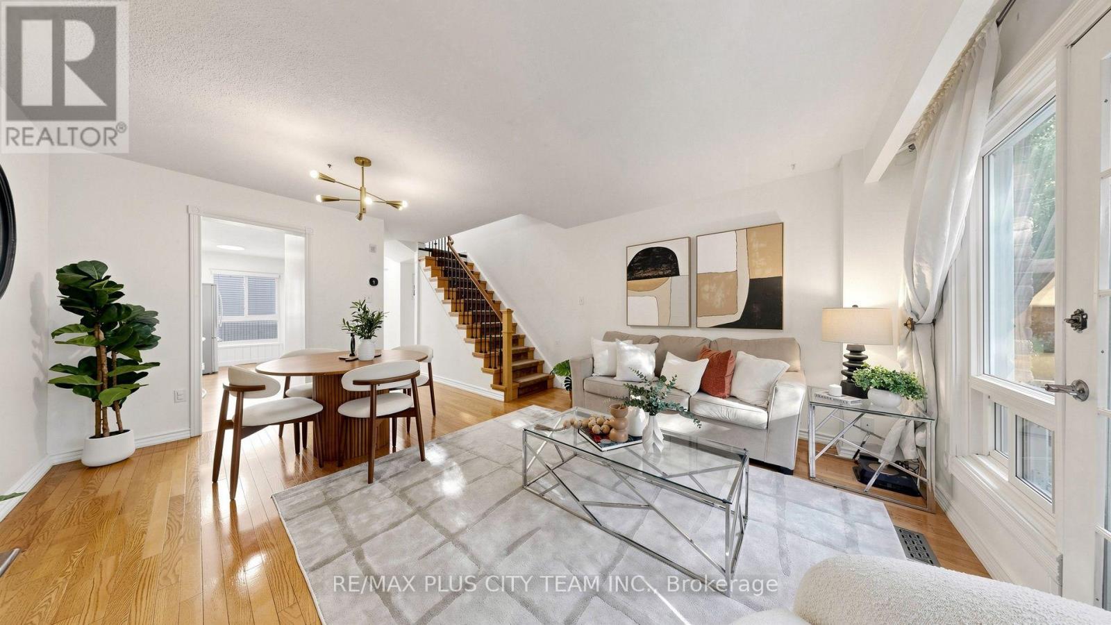 60 Tangle Briar Way, Toronto, Ontario  M2J 2M4 - Photo 4 - C13721016