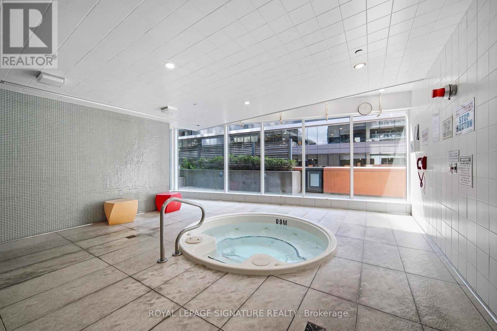 1001 - 21 Widmer Street, Toronto, Ontario  M5V 0B8 - Photo 18 - C13721074