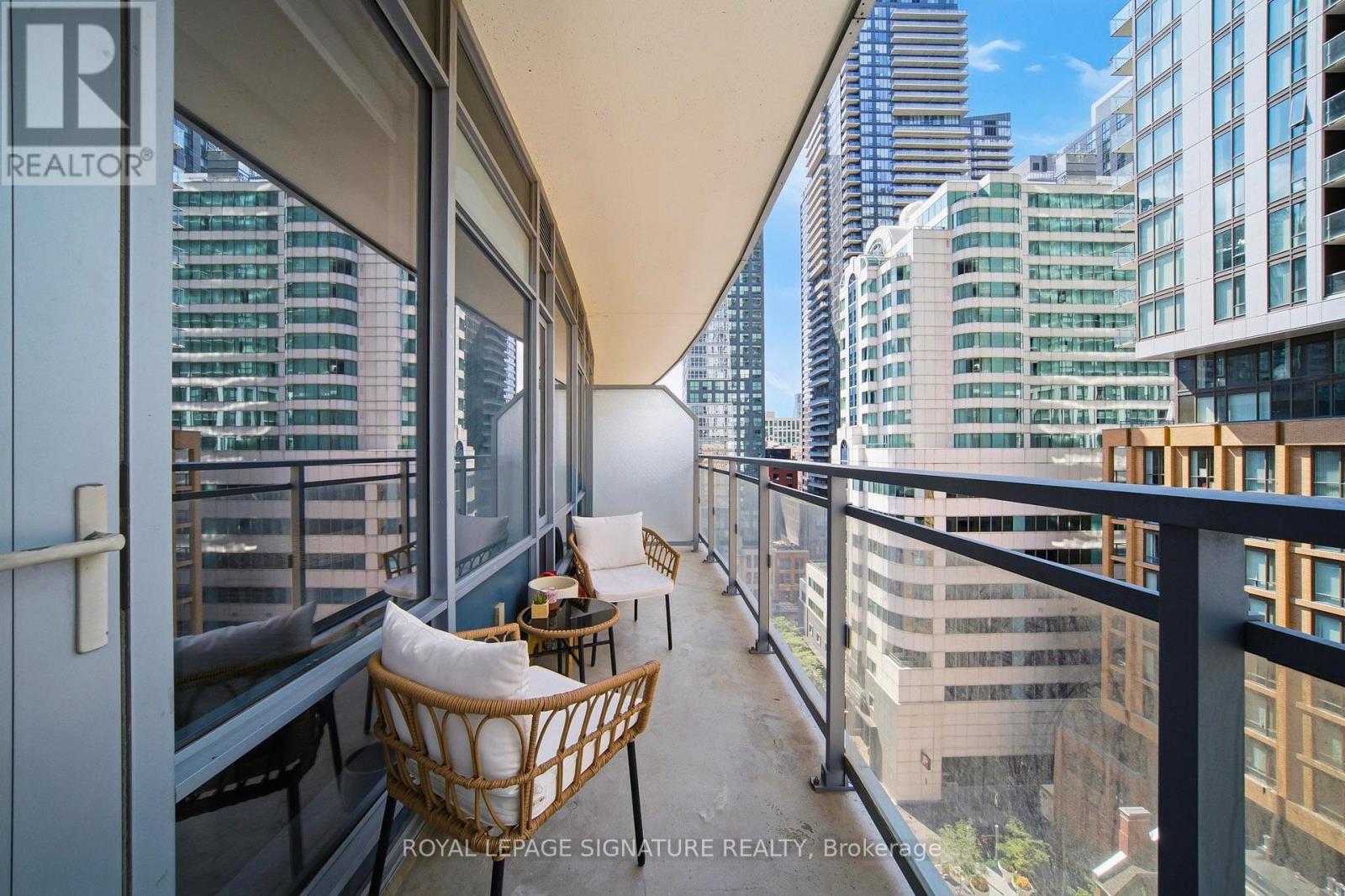 1001 - 21 Widmer Street, Toronto, Ontario  M5V 0B8 - Photo 6 - C13721074