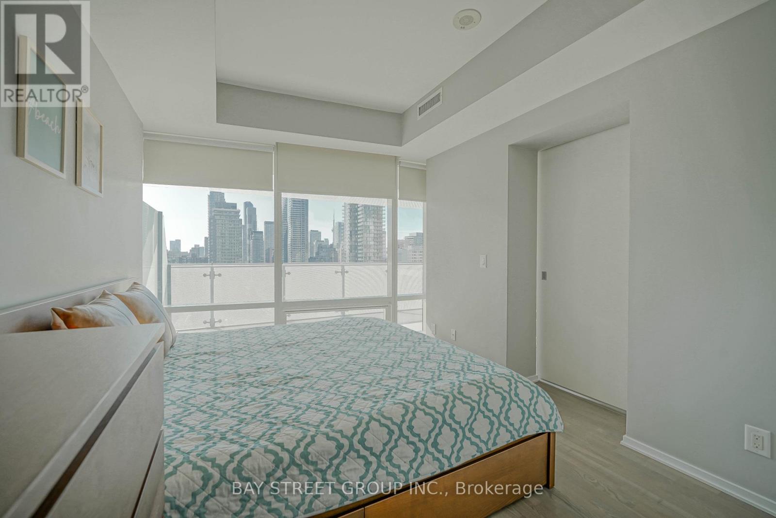 1605 - 1 Bloor Street E, Toronto, Ontario  M4W 0A8 - Photo 8 - C13721102