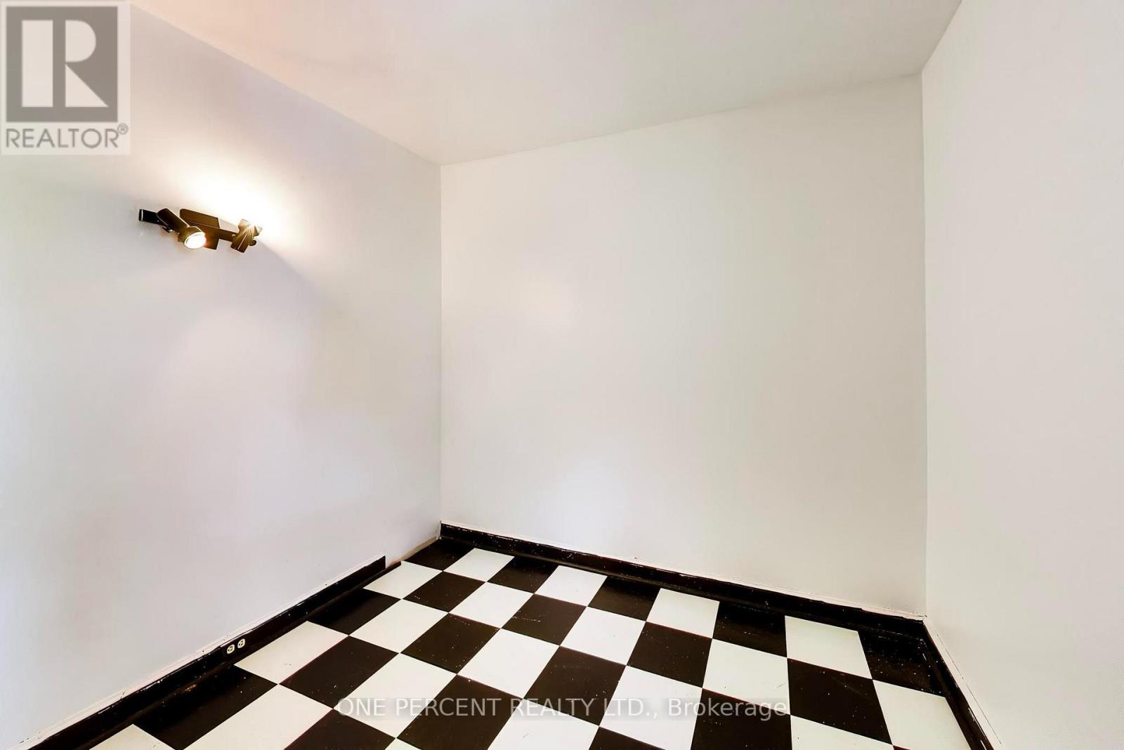 150 Beech Avenue, Toronto, Ontario  M4E 3H6 - Photo 22 - E13721038