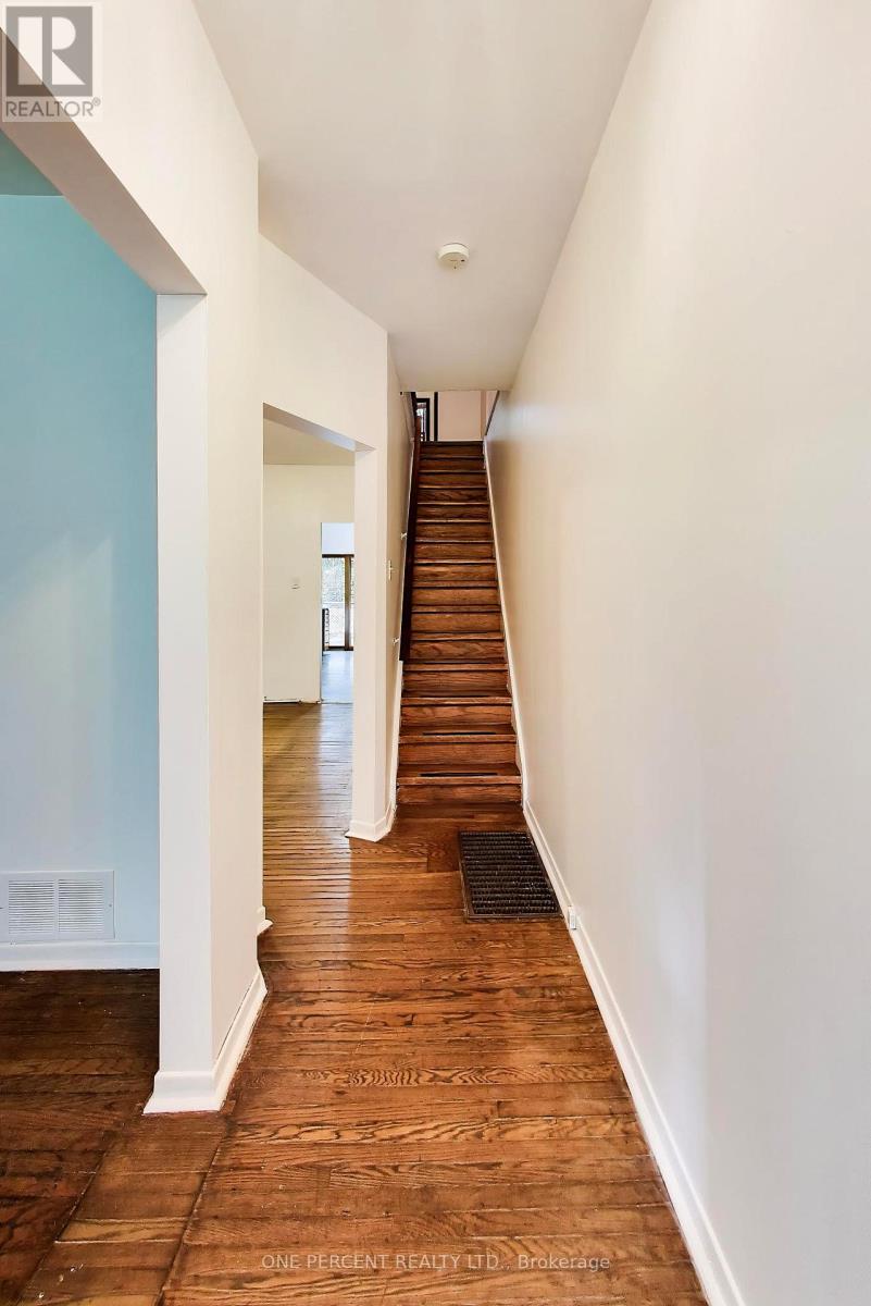 150 Beech Avenue, Toronto, Ontario  M4E 3H6 - Photo 3 - E13721038