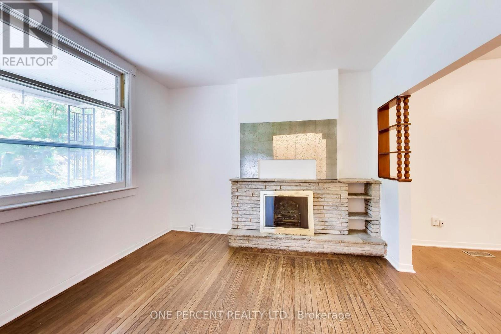 150 Beech Avenue, Toronto, Ontario  M4E 3H6 - Photo 4 - E13721038