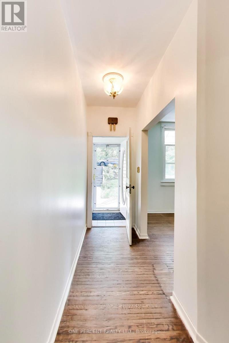 150 Beech Avenue, Toronto, Ontario  M4E 3H6 - Photo 5 - E13721038