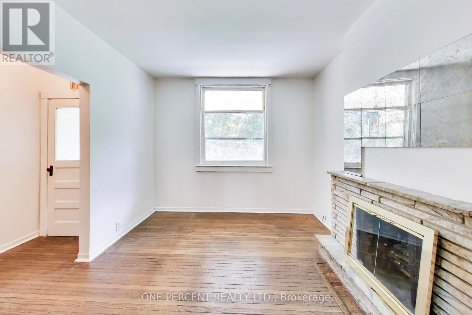 150 Beech Avenue, Toronto, Ontario  M4E 3H6 - Photo 6 - E13721038