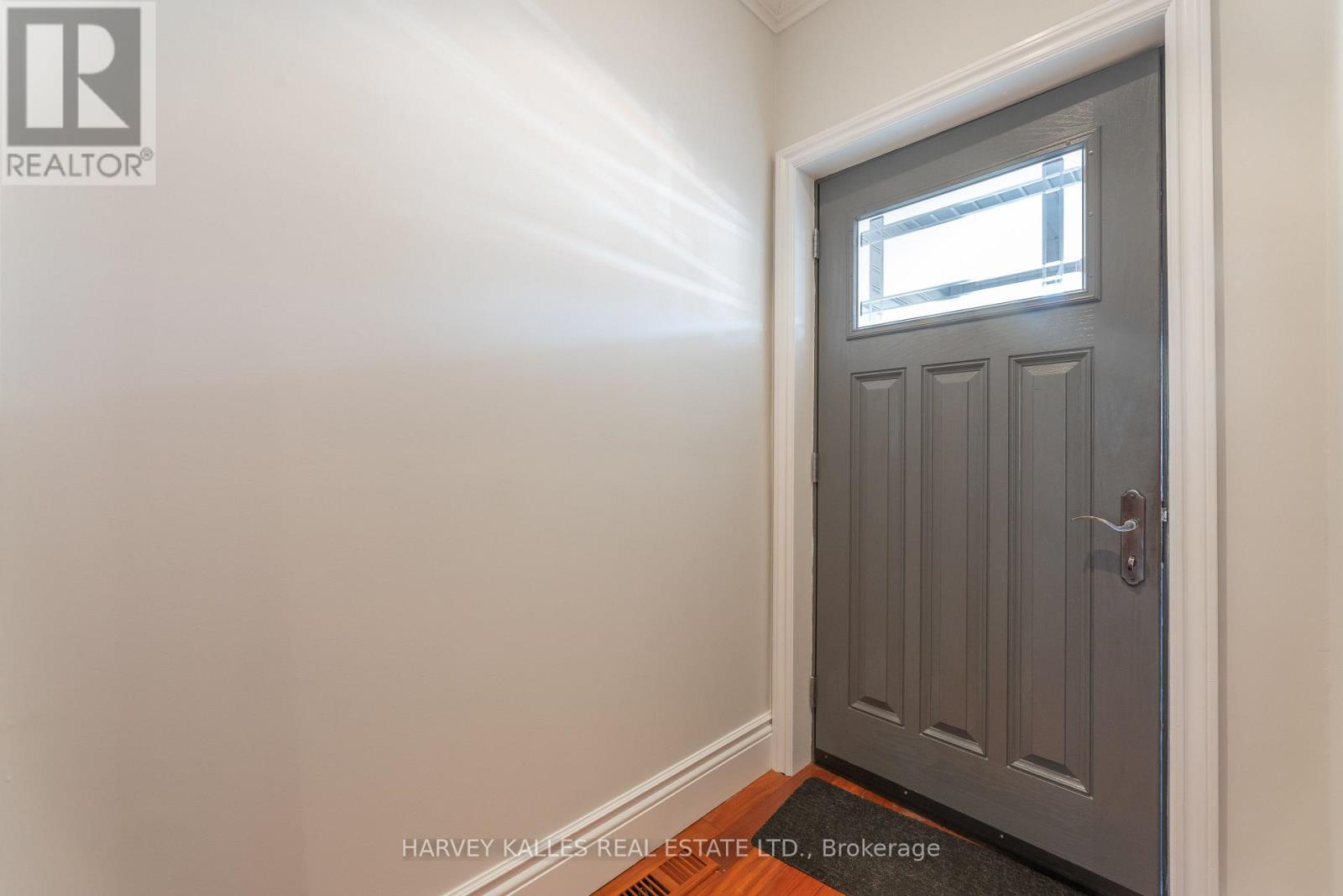 1107 Gerrard Street E, Toronto, Ontario  M4M 1Z9 - Photo 5 - E13721094