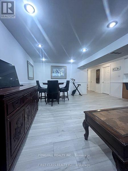 377 Taylor Mills Drive S, Richmond Hill, Ontario  L4C 2V1 - Photo 6 - N13721042