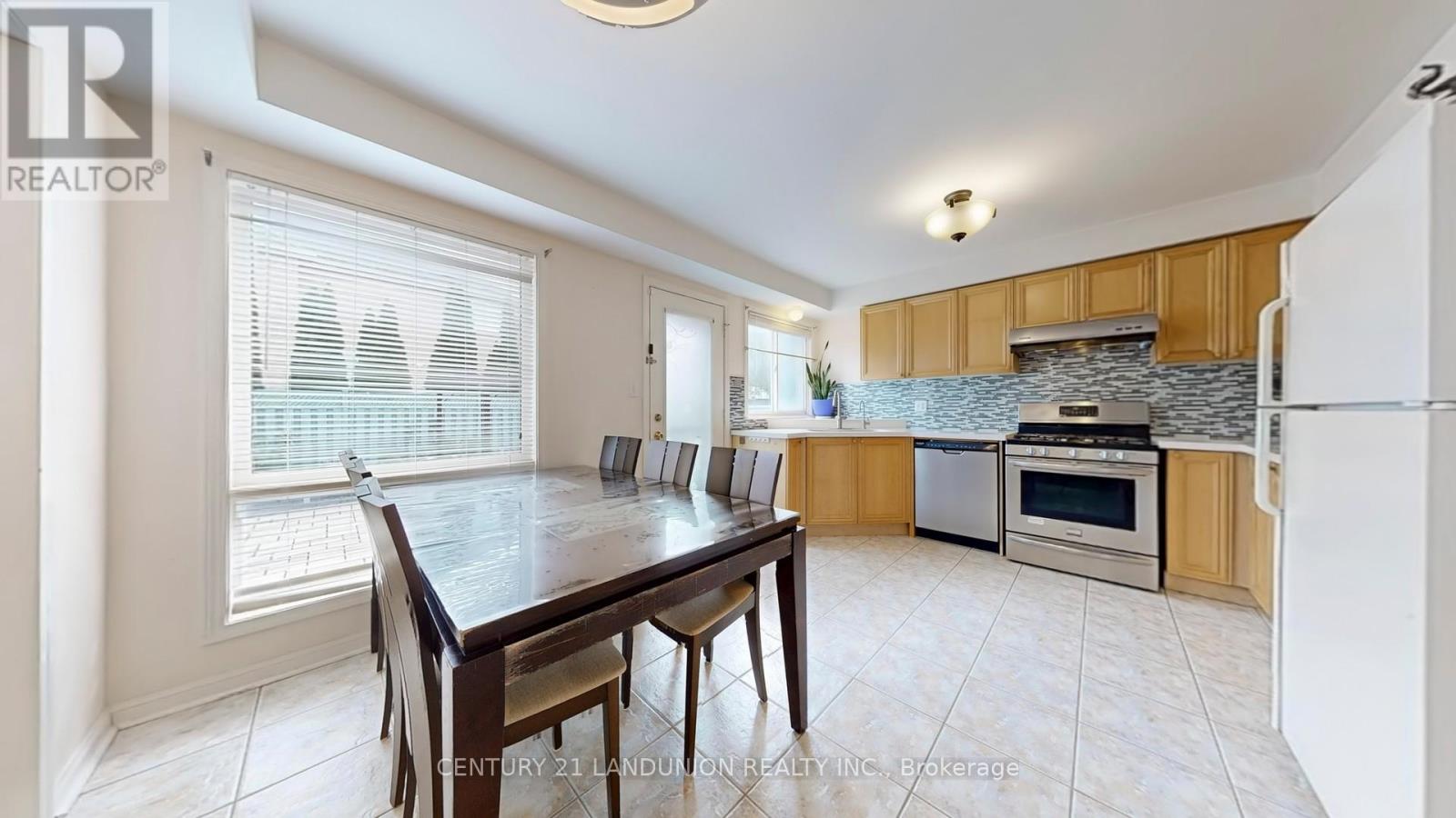 10 Majestic Drive, Markham, Ontario  L6C 2B2 - Photo 17 - N13721098