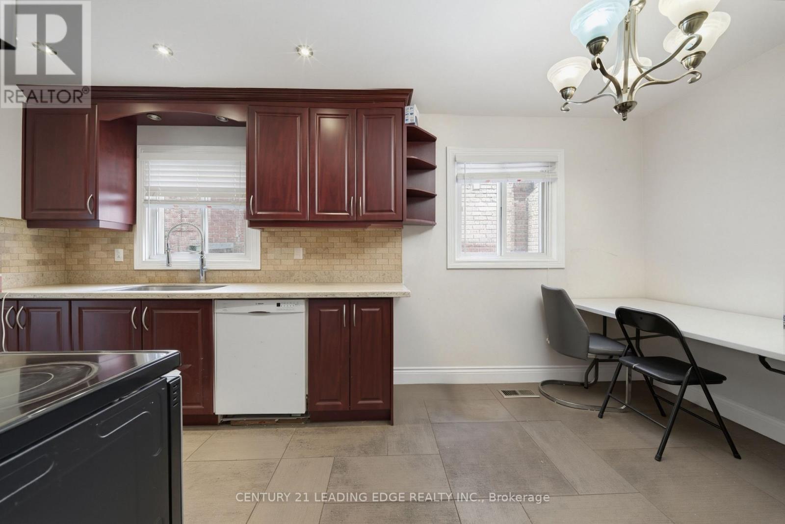 56 Sunshine Drive, Richmond Hill, Ontario  L4C 8J5 - Photo 10 - N13721120