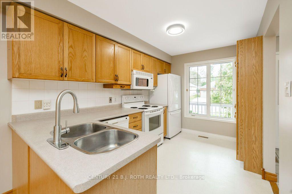 24 Ashton Street, Orillia, Ontario  L3V 7V5 - Photo 3 - S13721122