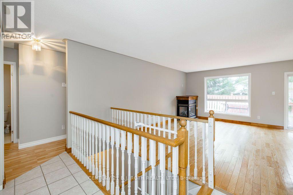 24 Ashton Street, Orillia, Ontario  L3V 7V5 - Photo 8 - S13721122