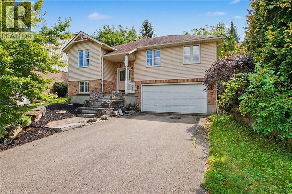 1 CUTTING Drive, Elora, Ontario