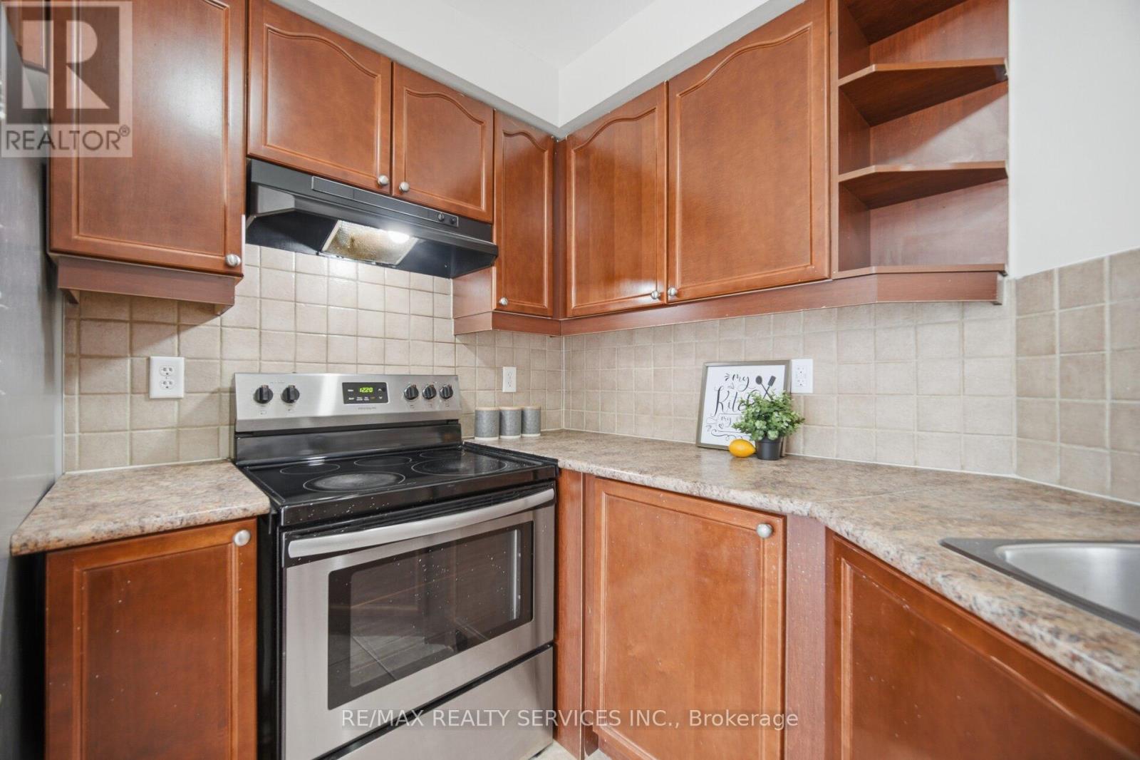 9 Ollie Avenue, Brampton, Ontario  L6X 0M8 - Photo 17 - W13721028