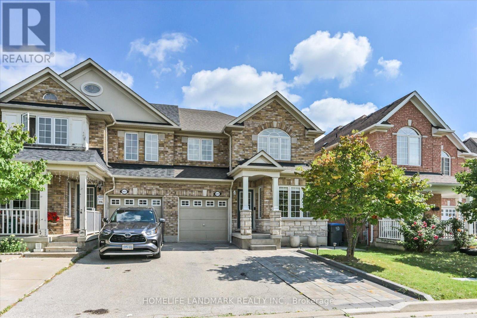 5415 Rochelle Way, Mississauga, Ontario  L5N 7Y2 - Photo 2 - W13721036