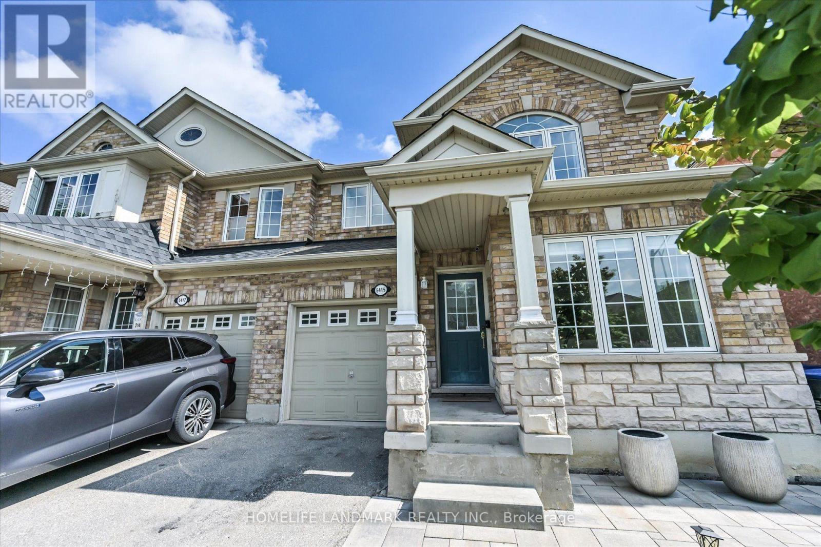 5415 Rochelle Way, Mississauga, Ontario  L5N 7Y2 - Photo 3 - W13721036