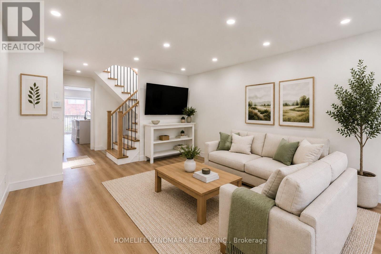5415 Rochelle Way, Mississauga, Ontario  L5N 7Y2 - Photo 4 - W13721036