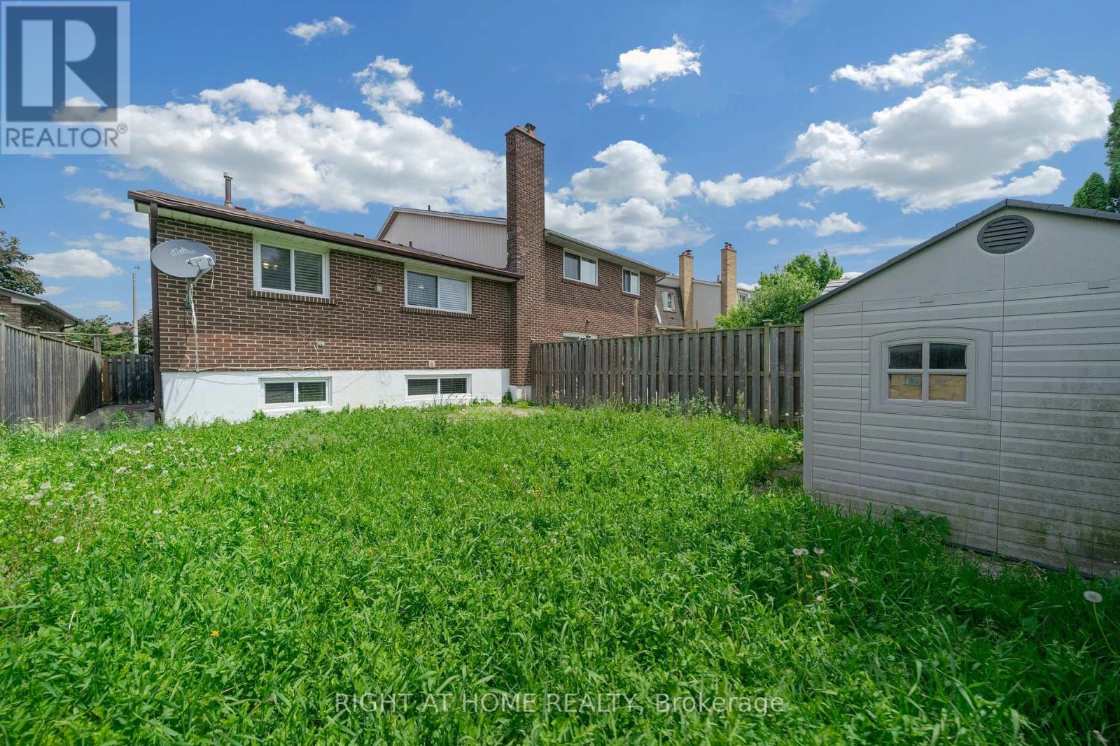 3241 Mccarthy Court, Mississauga, Ontario  L4Y 3Z4 - Photo 11 - W13721040