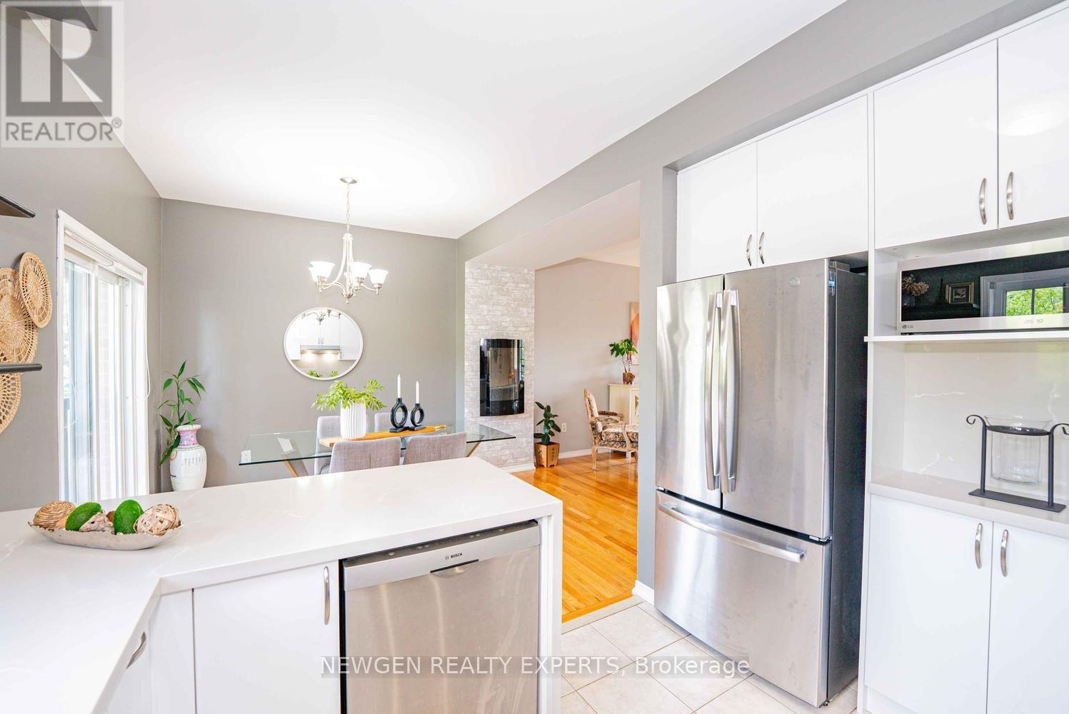 21 - 109 Georgian Drive, Oakville, Ontario  L6H 0E7 - Photo 16 - W13721104