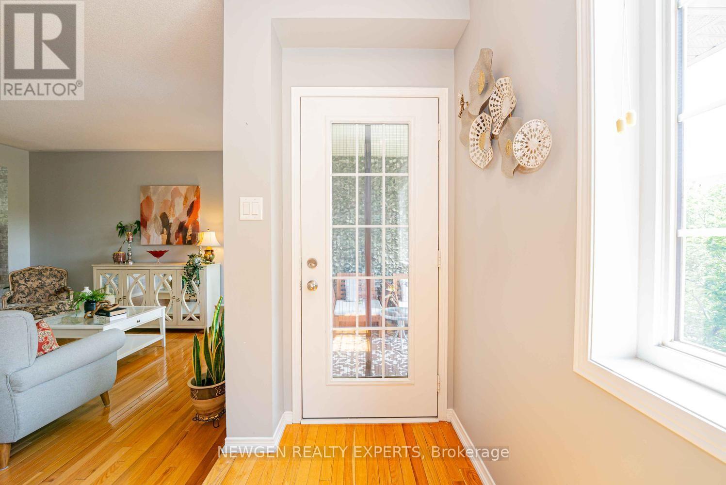 21 - 109 Georgian Drive, Oakville, Ontario  L6H 0E7 - Photo 19 - W13721104
