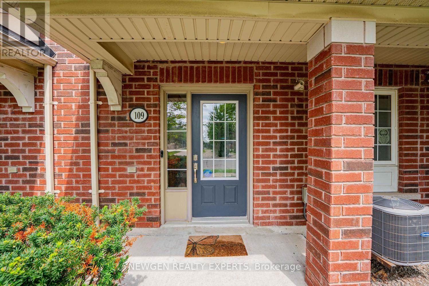 21 - 109 Georgian Drive, Oakville, Ontario  L6H 0E7 - Photo 3 - W13721104