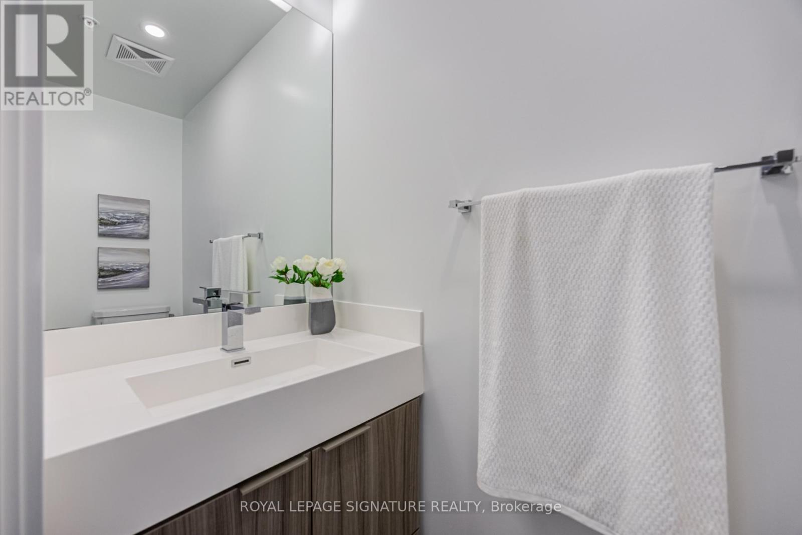 2008 - 30 Samuel Wood Way, Toronto, Ontario  M9B 0C9 - Photo 10 - W13721112