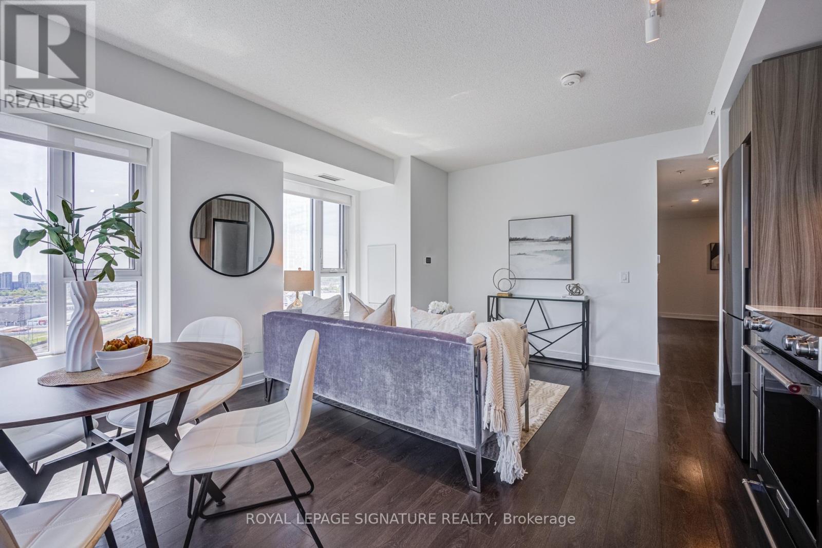 2008 - 30 Samuel Wood Way, Toronto, Ontario  M9B 0C9 - Photo 5 - W13721112