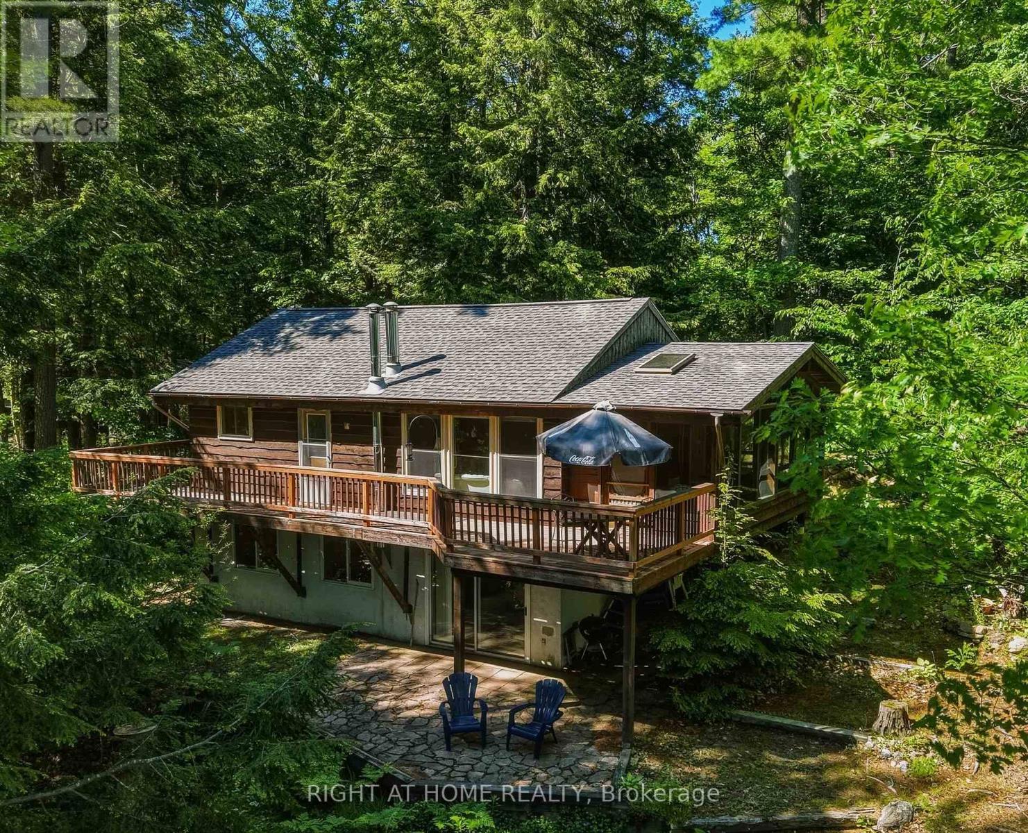 1527 MOON RIVER ROAD, Muskoka Lakes, Ontario