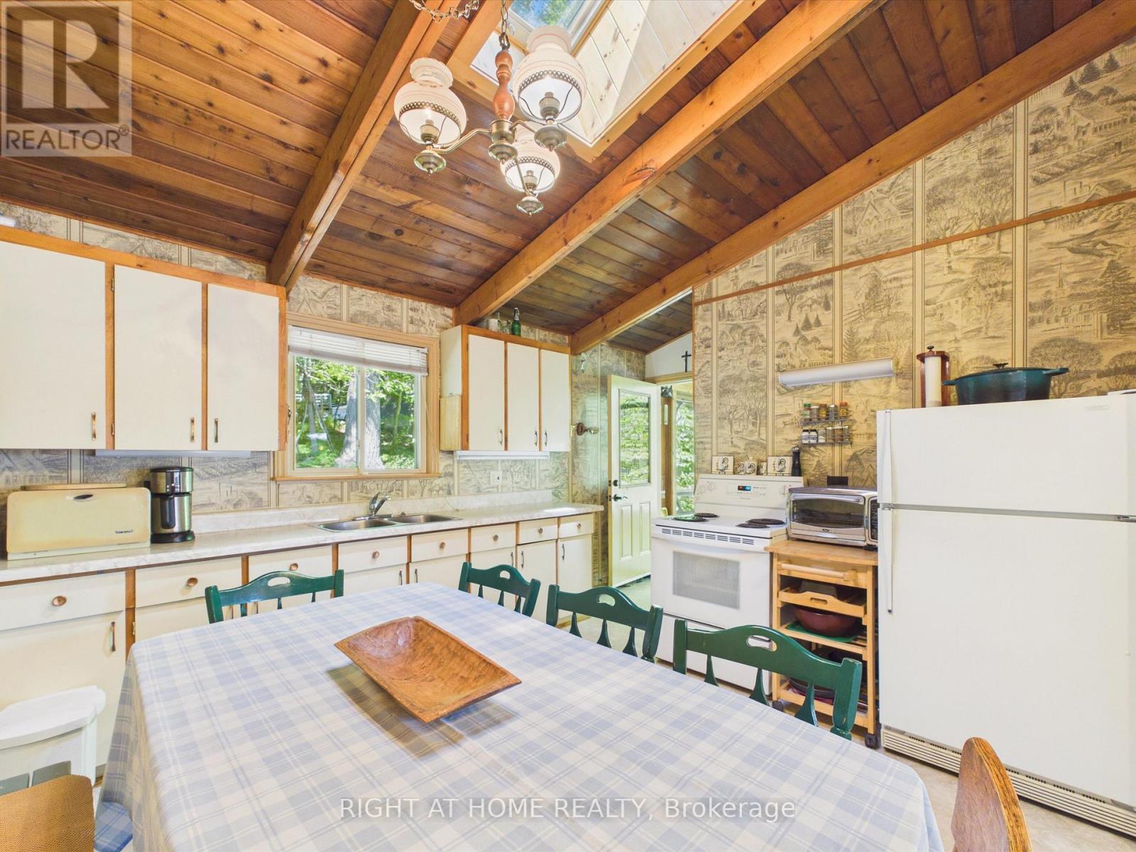 1527 Moon River Road, Muskoka Lakes, Ontario  P0C 1H0 - Photo 13 - X13721070
