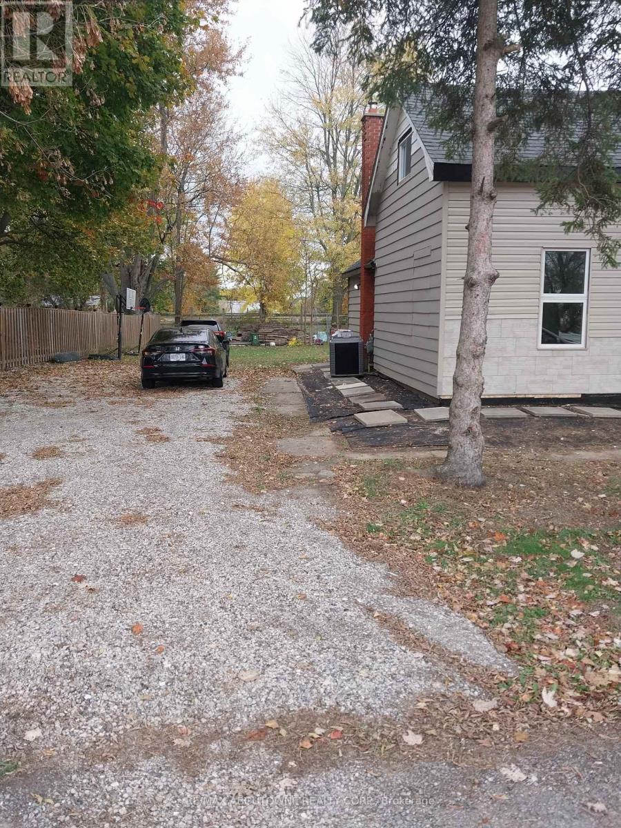 1071 Southcote Road, Hamilton, Ontario  L9G 3L1 - Photo 3 - X13721126