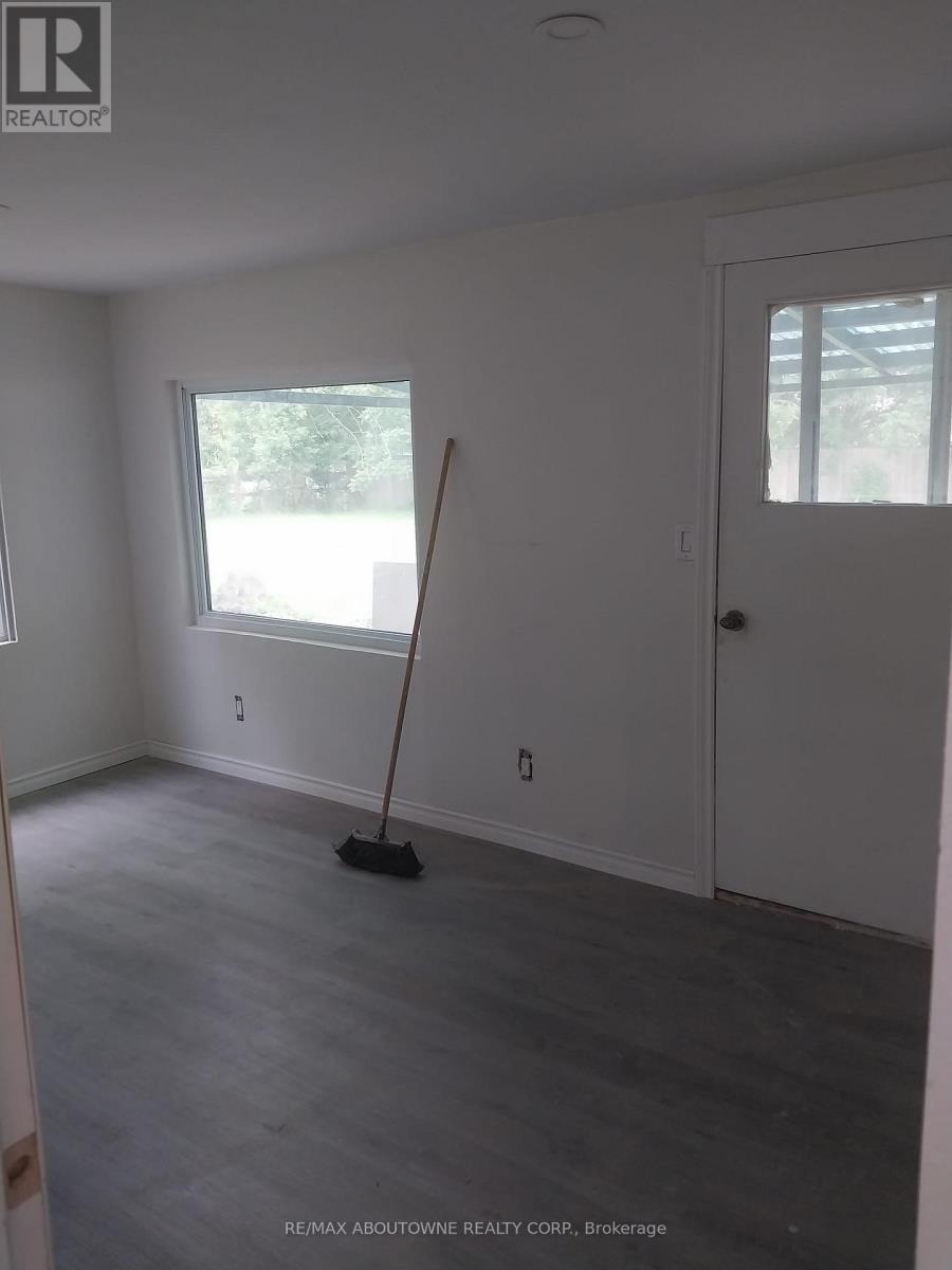 1071 Southcote Road, Hamilton, Ontario  L9G 3L1 - Photo 6 - X13721126