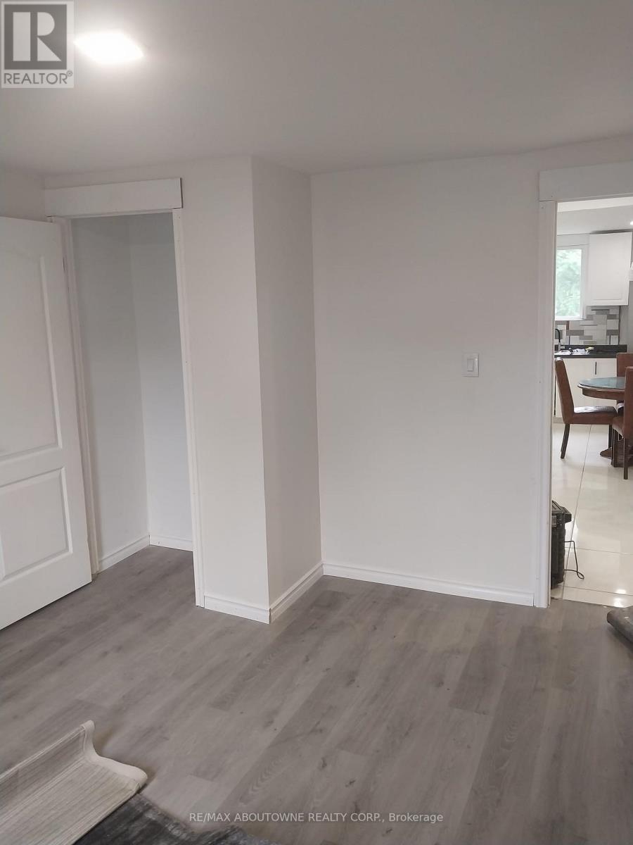 1071 Southcote Road, Hamilton, Ontario  L9G 3L1 - Photo 7 - X13721126