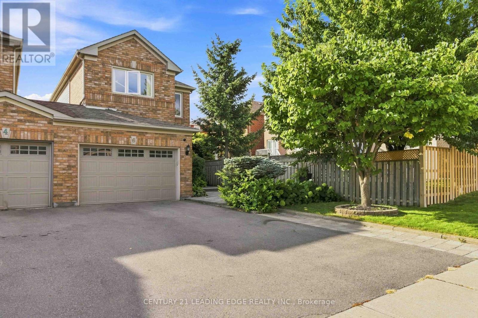 6 Birchcliffe Drive, Brampton, Ontario  L6Z 4T3 - Photo 3 - W13714948