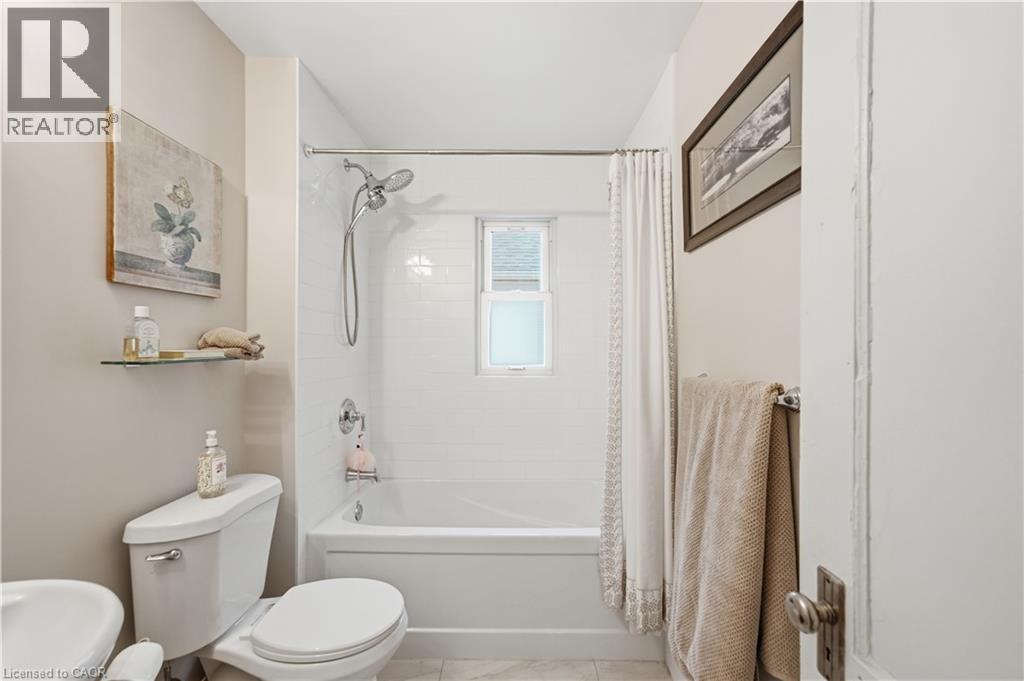 81 Vale Avenue, St. Catharines, Ontario  L2R 1T5 - Photo 10 - 40858551