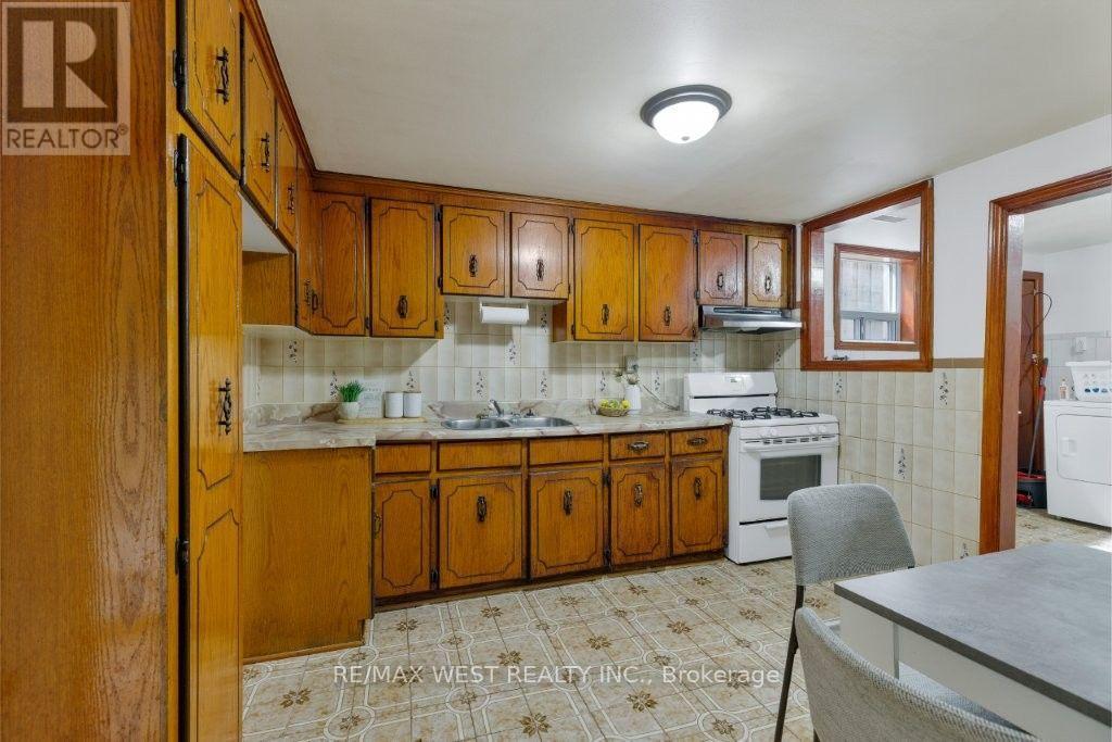 214 Markham Street, Toronto, Ontario  M6J 2G6 - Photo 26 - C13718034
