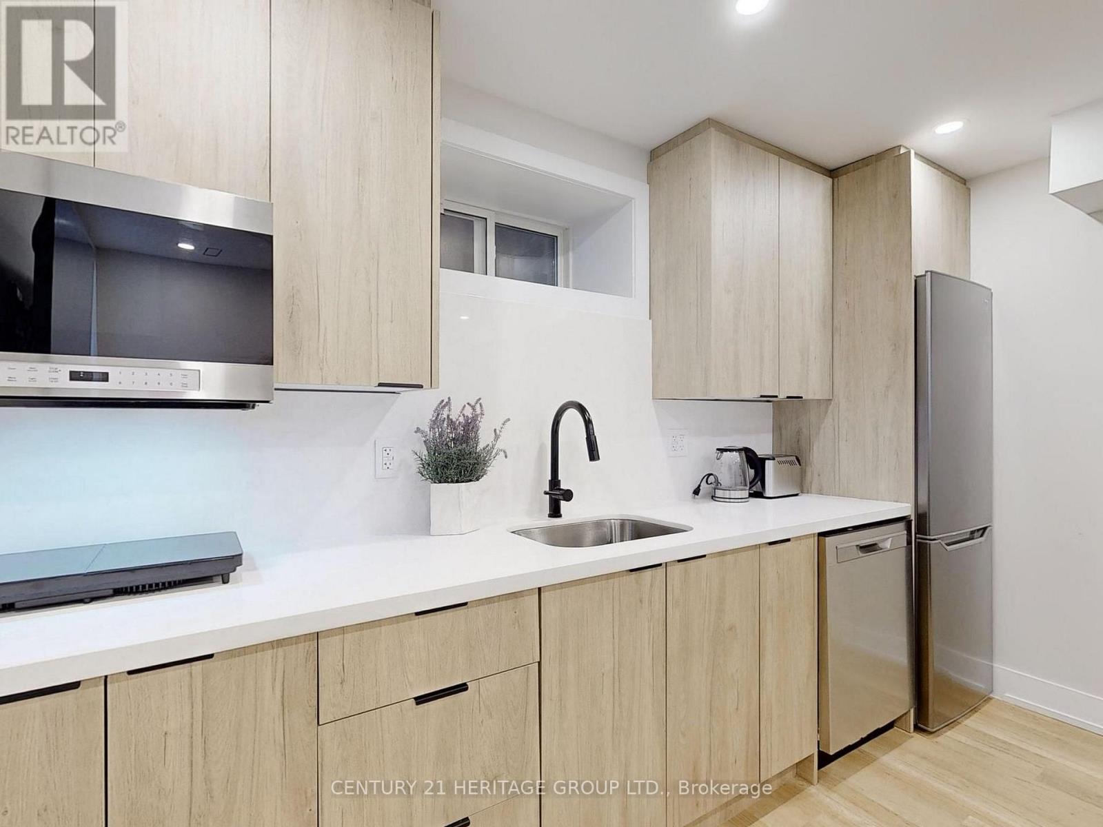 Lower Unit - 30 Struthers Street, Toronto, Ontario  M8V 1Y1 - Photo 8 - W13720490