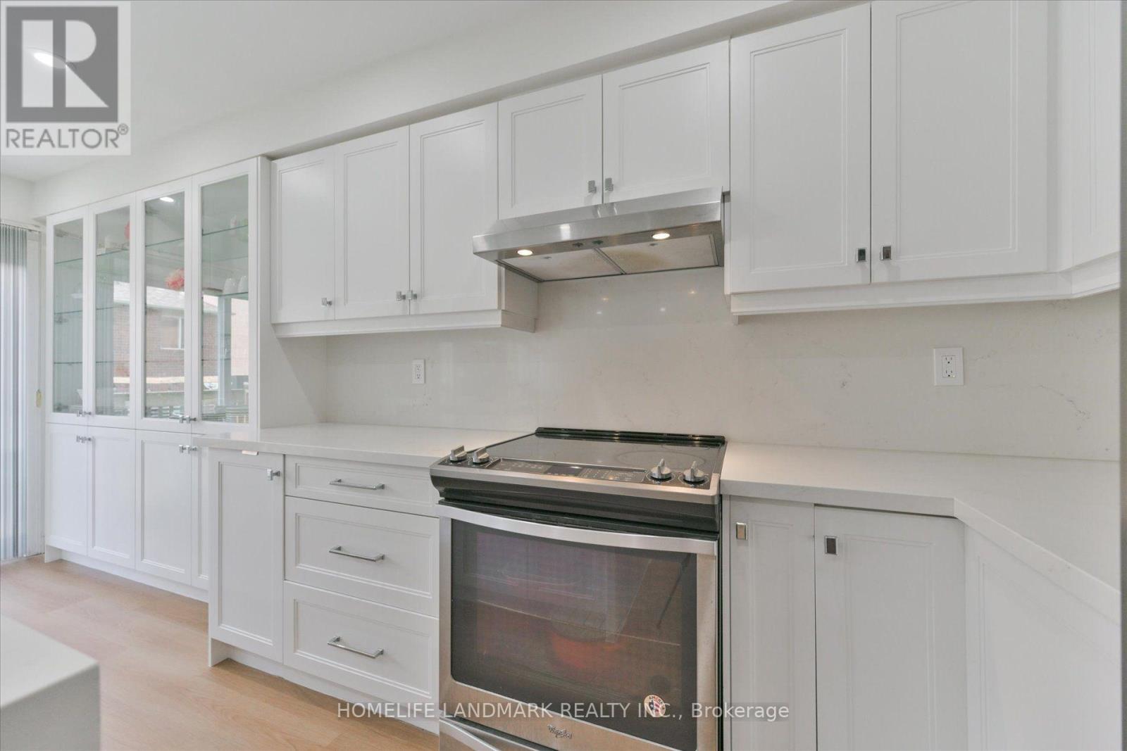 5415 Rochelle Way, Mississauga, Ontario  L5N 7Y2 - Photo 13 - W13721036
