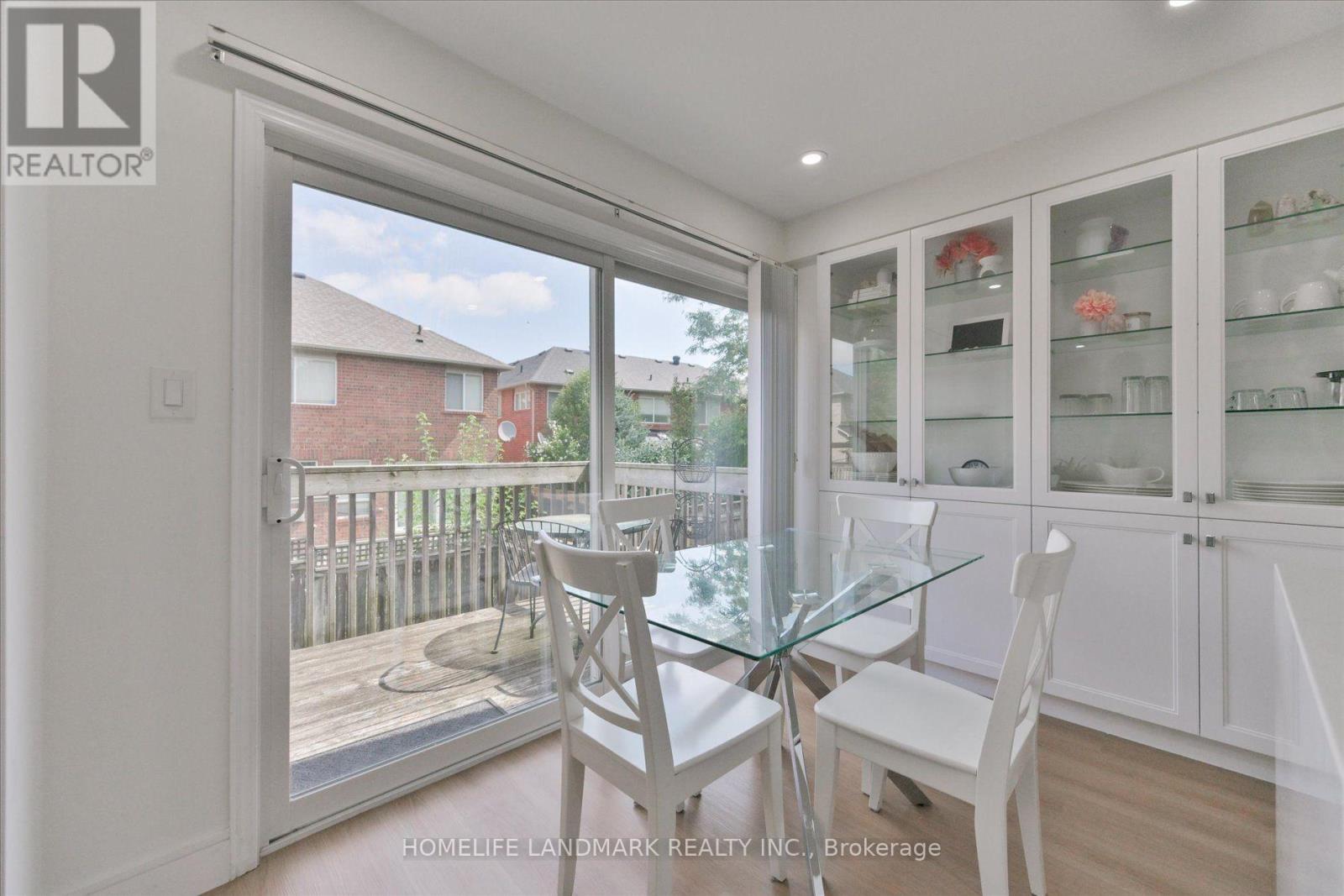 5415 Rochelle Way, Mississauga, Ontario  L5N 7Y2 - Photo 14 - W13721036