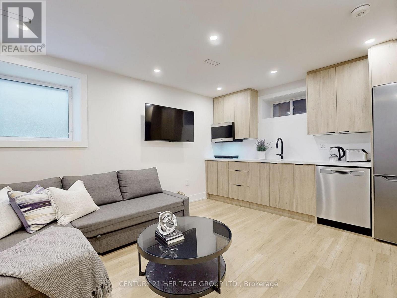 Lower Unit - 30 Struthers Street, Toronto, Ontario  M8V 1Y1 - Photo 3 - W13720490