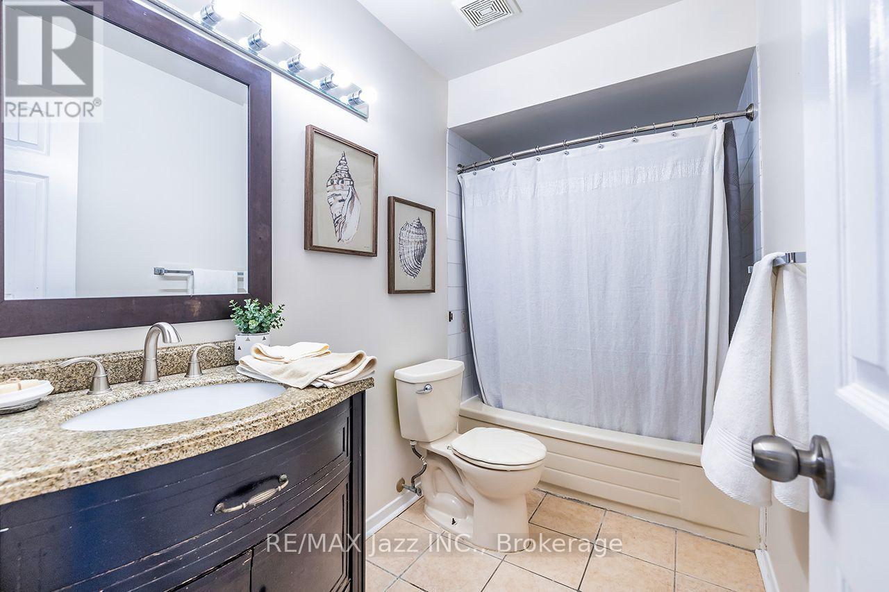 621 Flavelle Court, Pickering, Ontario  L1V 3W6 - Photo 18 - E13695382